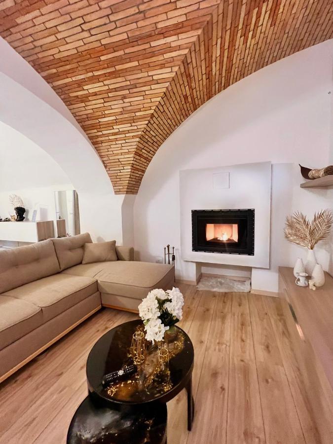 L'Arco Sul Lago • Gold Apartment Castro  Zewnętrze zdjęcie