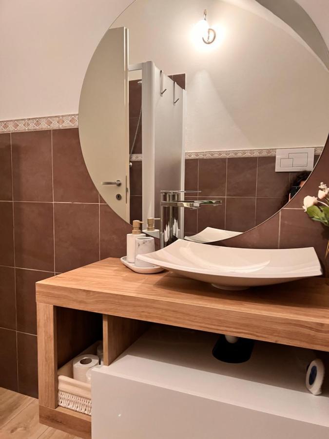 L'Arco Sul Lago • Gold Apartment Castro  Zewnętrze zdjęcie