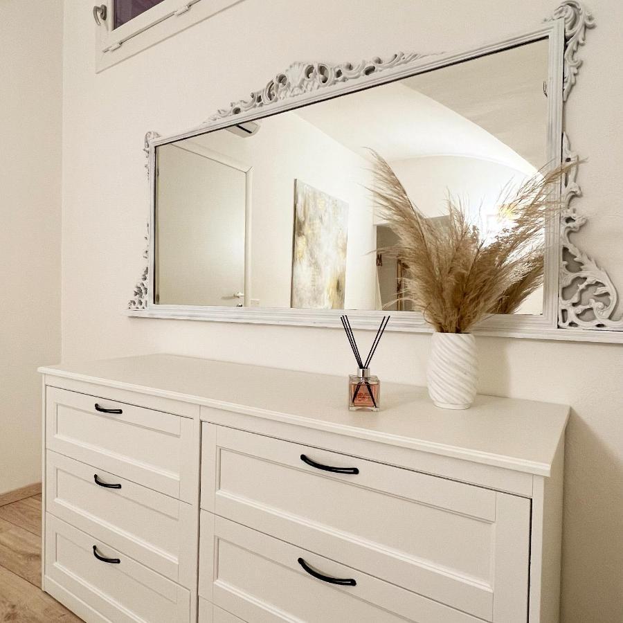 L'Arco Sul Lago • Gold Apartment Castro  Zewnętrze zdjęcie