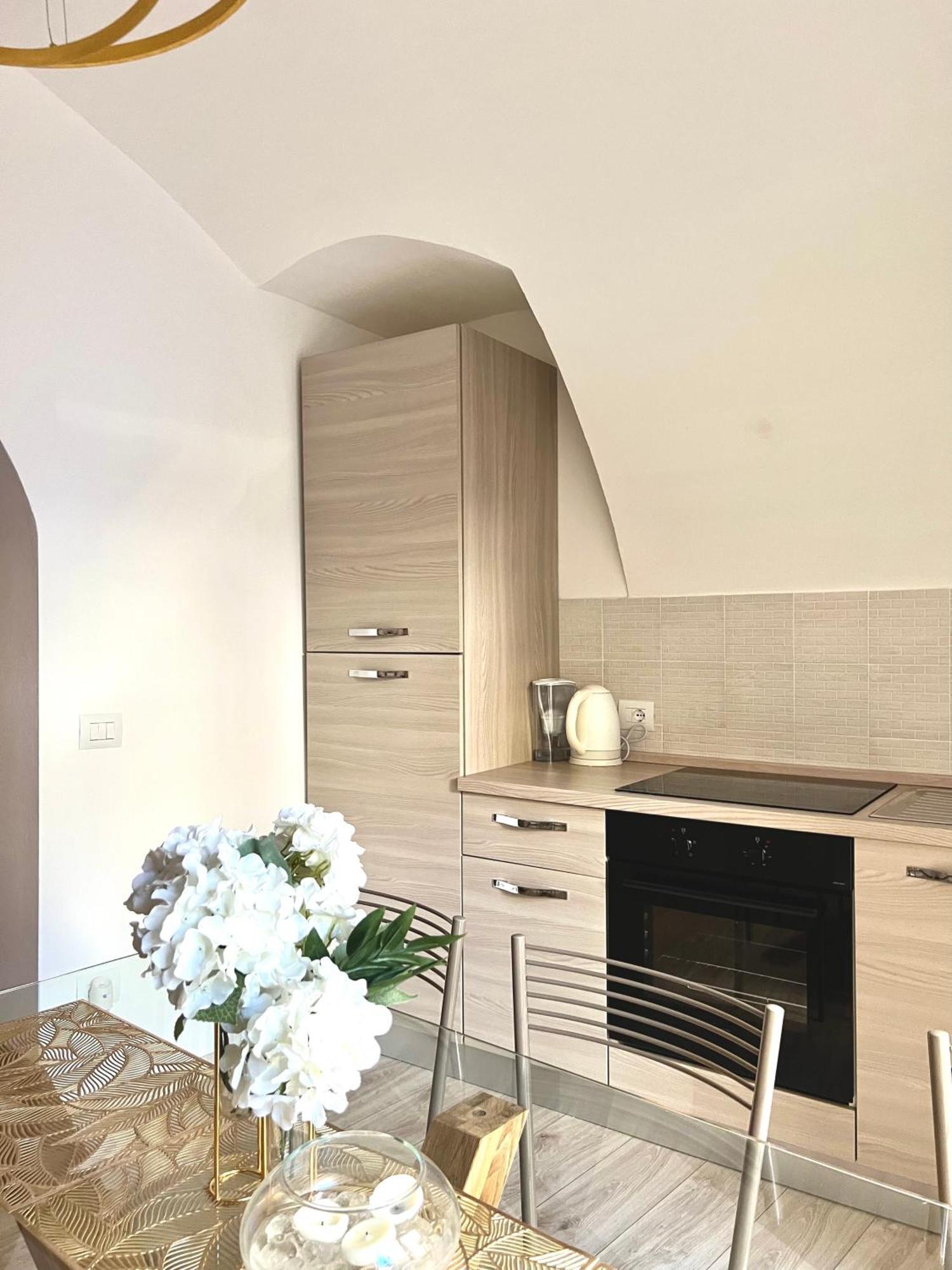 L'Arco Sul Lago • Gold Apartment Castro  Zewnętrze zdjęcie
