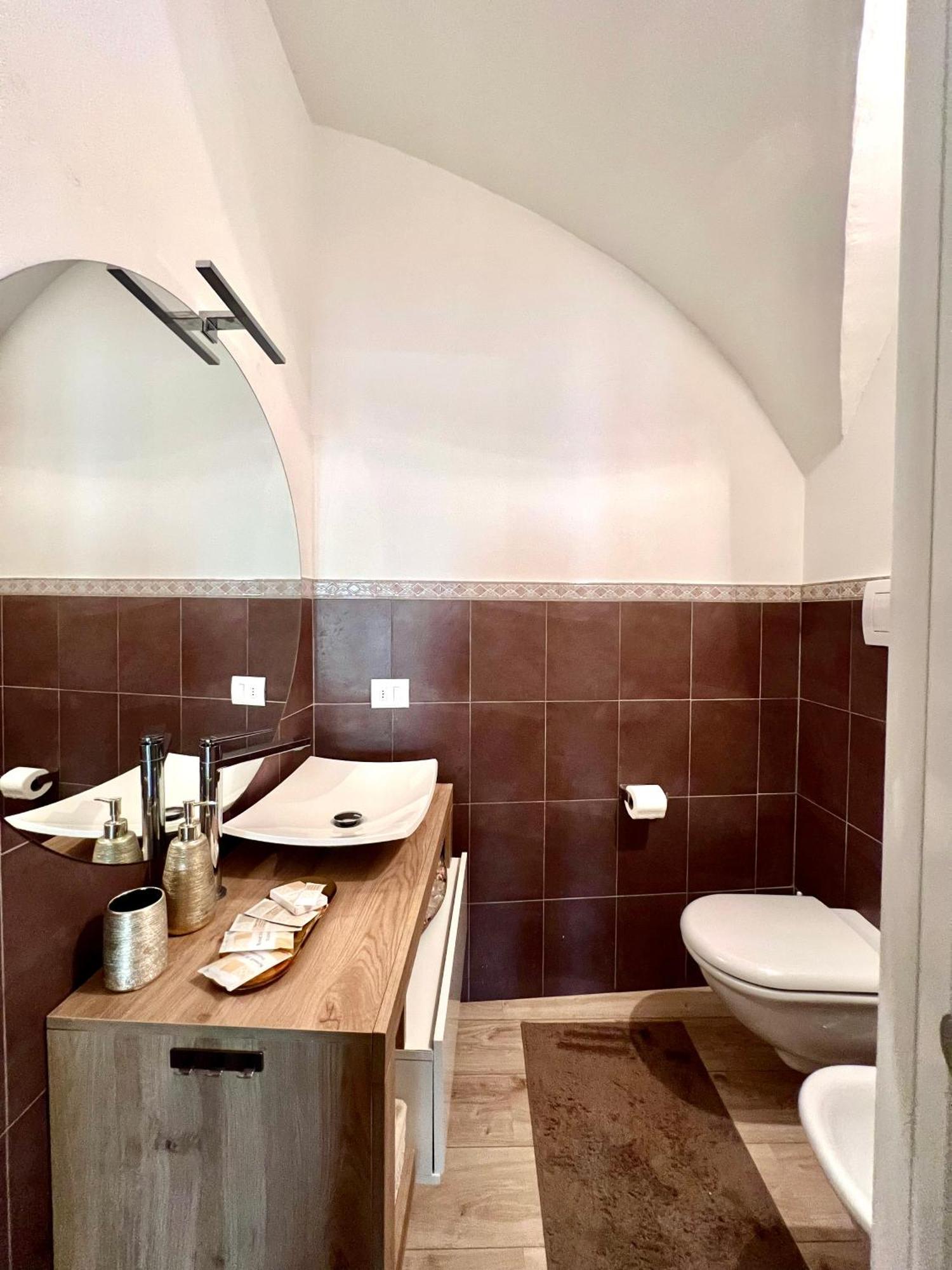 L'Arco Sul Lago • Gold Apartment Castro  Zewnętrze zdjęcie